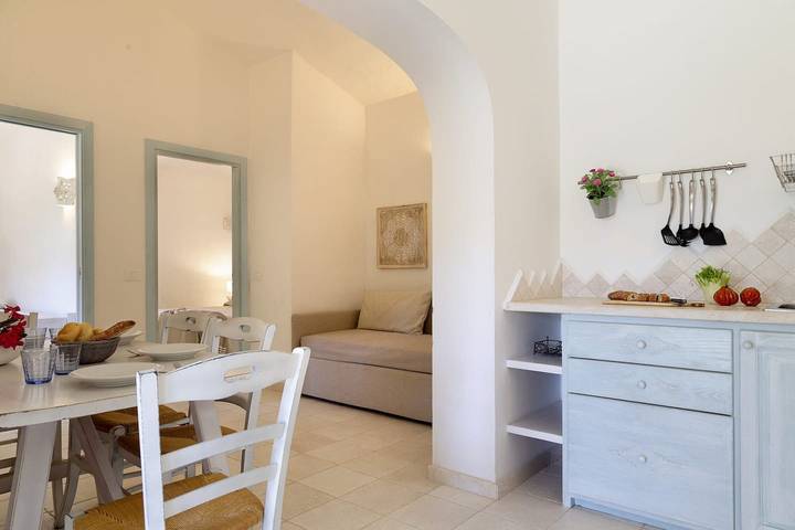 Appartamento intero, Appartamento "Casa Federica" vicino alla spiaggia con A/C, Wi-Fi, terrazza e giardino in Spiaggia di Laconia, Arzachena