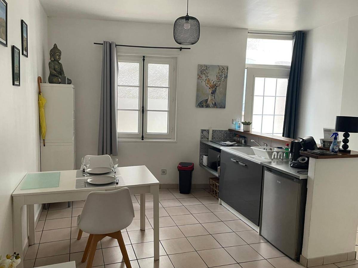 Appartement entier, One-Bedroom Apartment in Sancerre, Région de Bourges