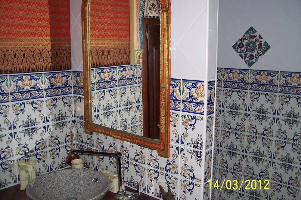 Gîte située dans triangle touristique Perigord noir   vue Château de Milandes in Castelnaud-la-Chapelle, Périgord Noir