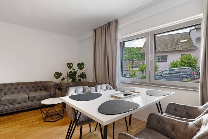 Appartement entier, Appartement 'Ferienwohnung' avec terrasse privée, jardin privé et Wi-Fi in Hoffenheim, Sinsheim