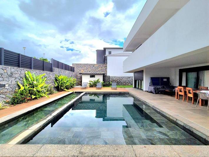 Location de vacances pour 12 personnes, avec vue ainsi que jardin et piscine à La Possession - 2