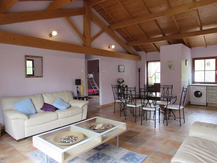 Lavender Cottage, Heated Pool, Between Countryside and Sea, Quiet Marais Poitevin Retreat in Nalliers, Fontenay-le-Comte
