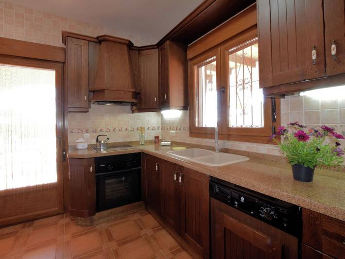 Casa rural para 12 personas, con piscina y balcón, Familias con niños en Sayalonga - 4