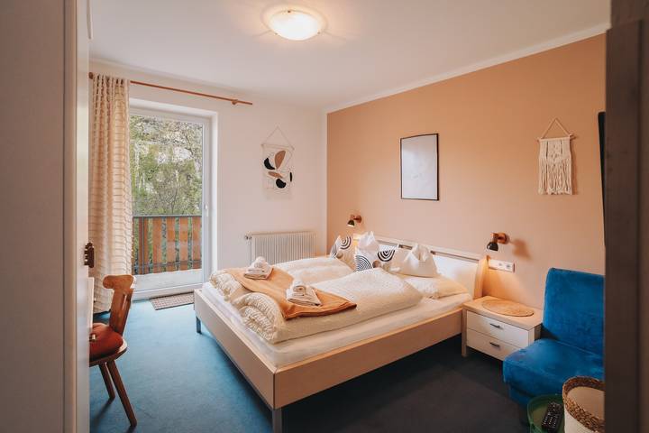 Room 'Ba Ins' with Mountain View, Shared Pool and Wi-Fi in Naturns, Texel Group