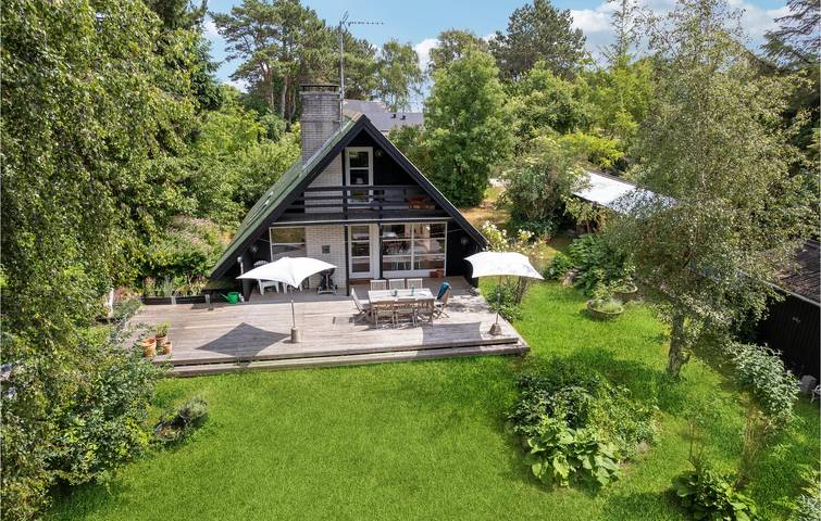 Ferieudlejning for 6 personer, med Terrasse og Have i Klint