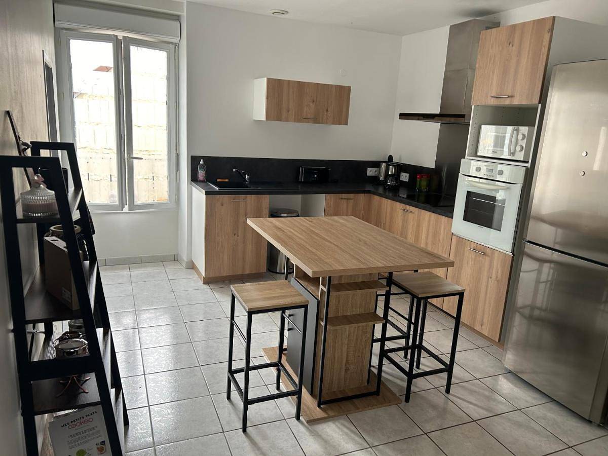 Appartement entier, Maison de ville 2 chambres in Dangé-Saint-Romain, Vienne (France)