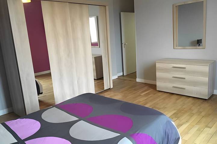 Location de vacances pour 5 personnes, avec piscine et jardin à Lathus-Saint-Rémy - 3