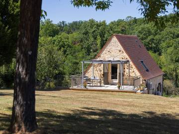 Location de vacances pour 4 personnes, avec jardin et piscine à Gourdon