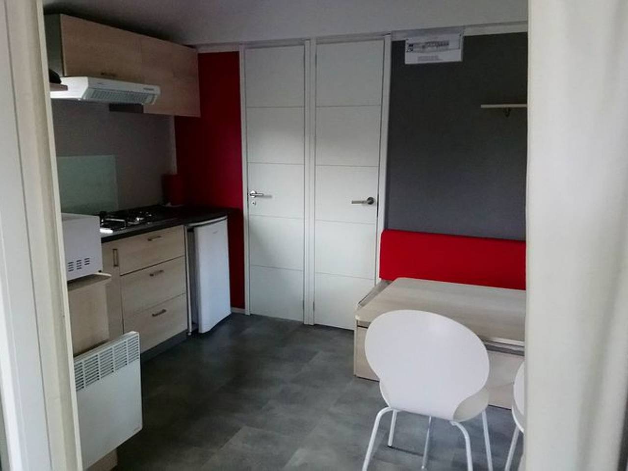 2-Bedroom Mobile Home with Terrace in Dévillac in Dévillac, Villeneuve-sur-Lot en omgeving