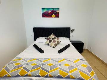 Gîte pour 3 personnes, avec vue et jardin à Sarcelles