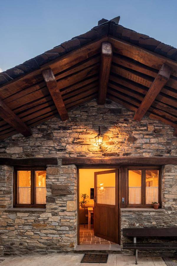 Casa rural para 12 personas, con Balcón y Terraza además de Jacuzzi y Vistas en Ponferrada