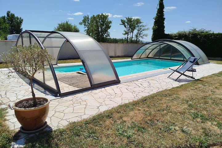 Appartement de vacances pour 4 personnes, avec jardin et piscine dans Montbrison