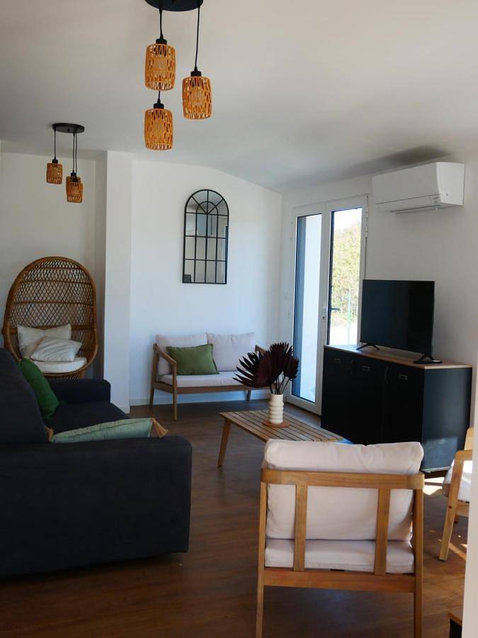 Location de vacances pour 42 personnes, avec jardin et vue dans Locmaria (Groix) - 3