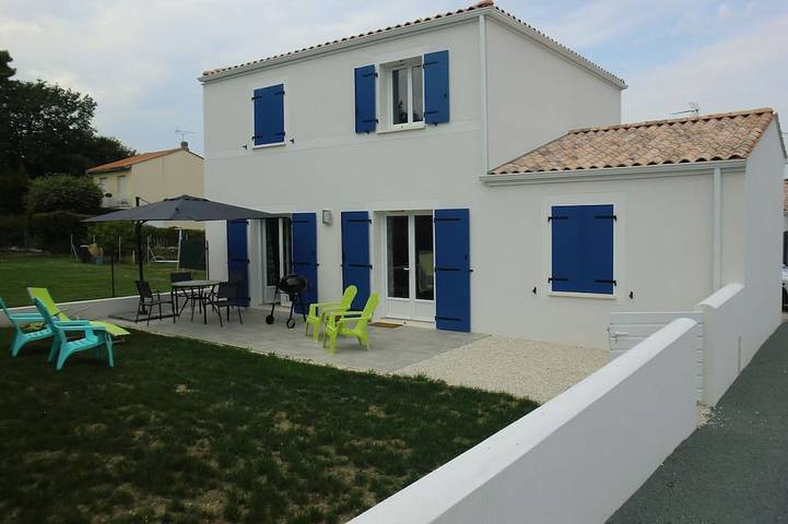 Location de vacances pour 8 personnes, avec Terrasse et Jardin dans Grottes de Régulus