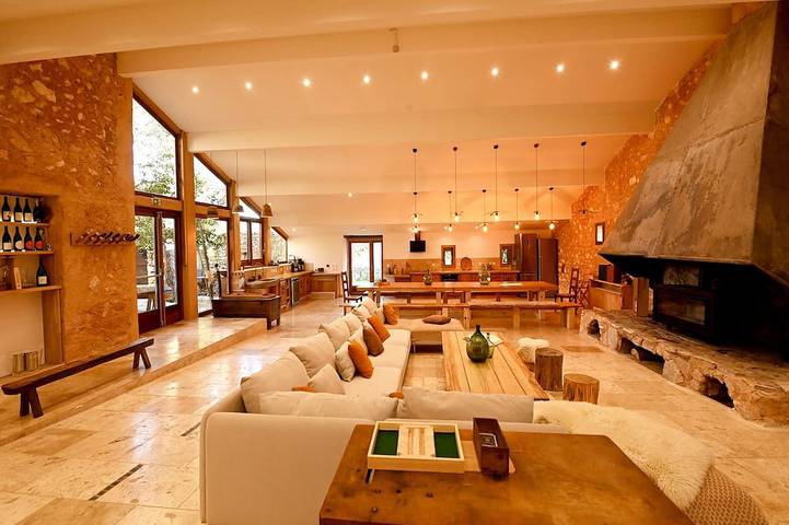 Gîte pour 15 personnes, avec Terrasse et Jardin