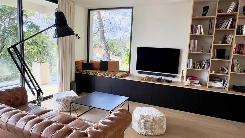 Location de vacances pour 8 personnes, avec piscine et jardin ainsi que terrasse et vue à Prades-le-Lez