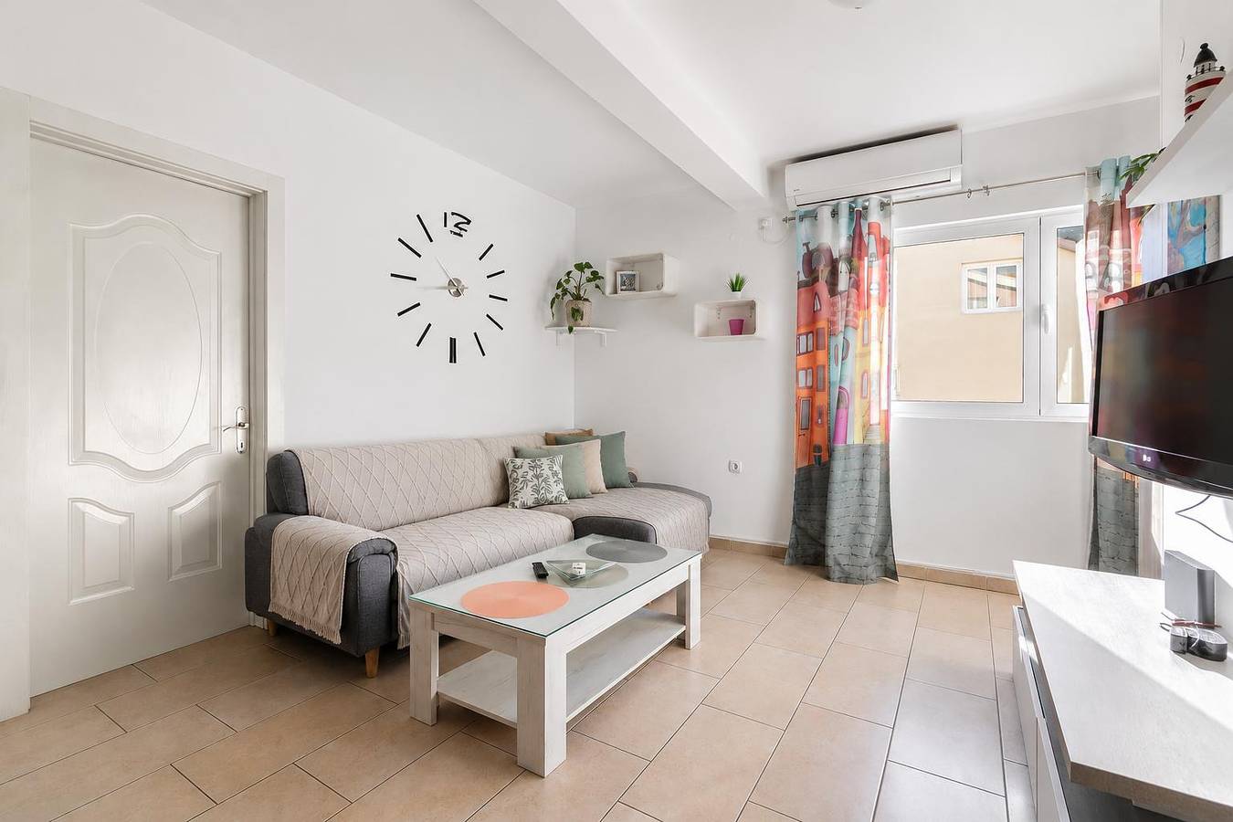 Cały apartament, Modern Seaside Apartment with Balcony - Erika,Donja Lastva in Tivat, Bay of Kotor
