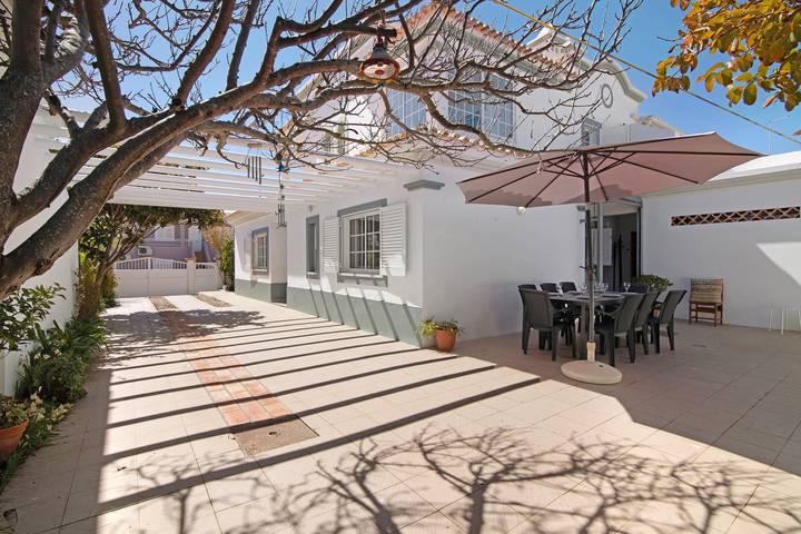 Villa voor 7 personen, met Balkon en Tuin