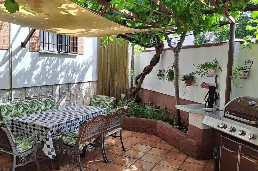 Casa el Frenazo in Garciotum, Toledo Province