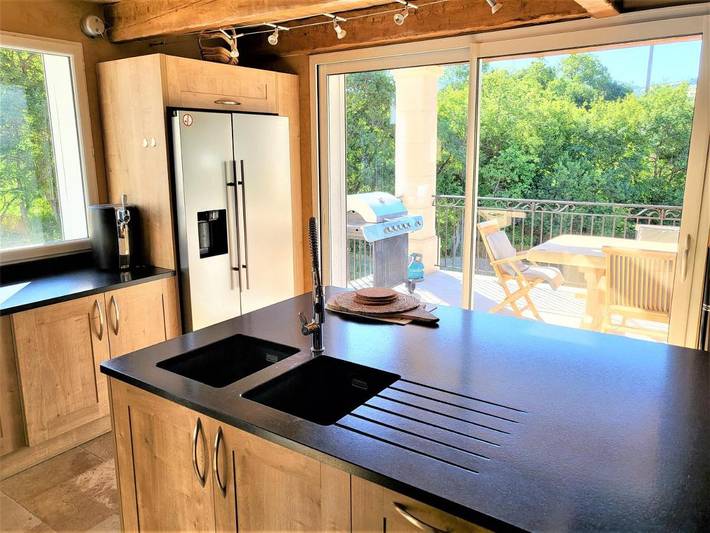 Location de vacances pour 8 personnes, avec balcon ainsi que piscine et jacuzzi à Peyroules - 3
