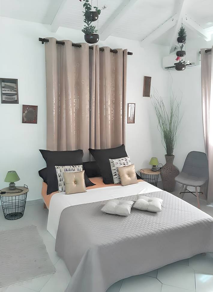 Gîte pour 4 personnes, avec piscine et terrasse à Sainte-Rose - 4