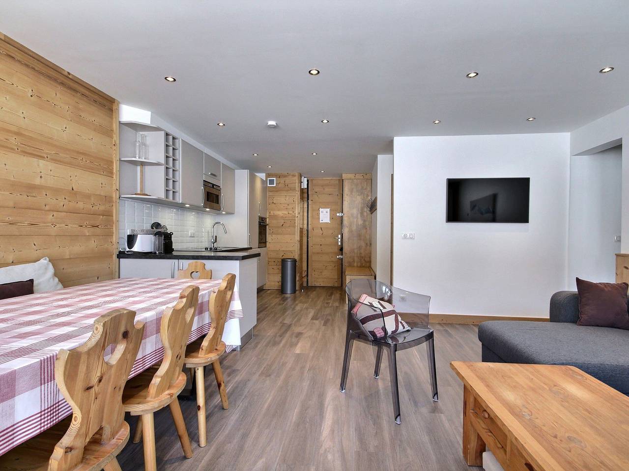 Appartement entier, Magnifique appartement 8 personnes, balcon, skis aux pieds in Plagne Centre, La Plagne-Tarentaise
