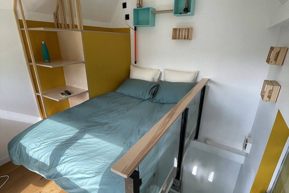 Beautiful Cosy House w/ Private Patio in Issy-les-Moulineaux, Altos del Sena