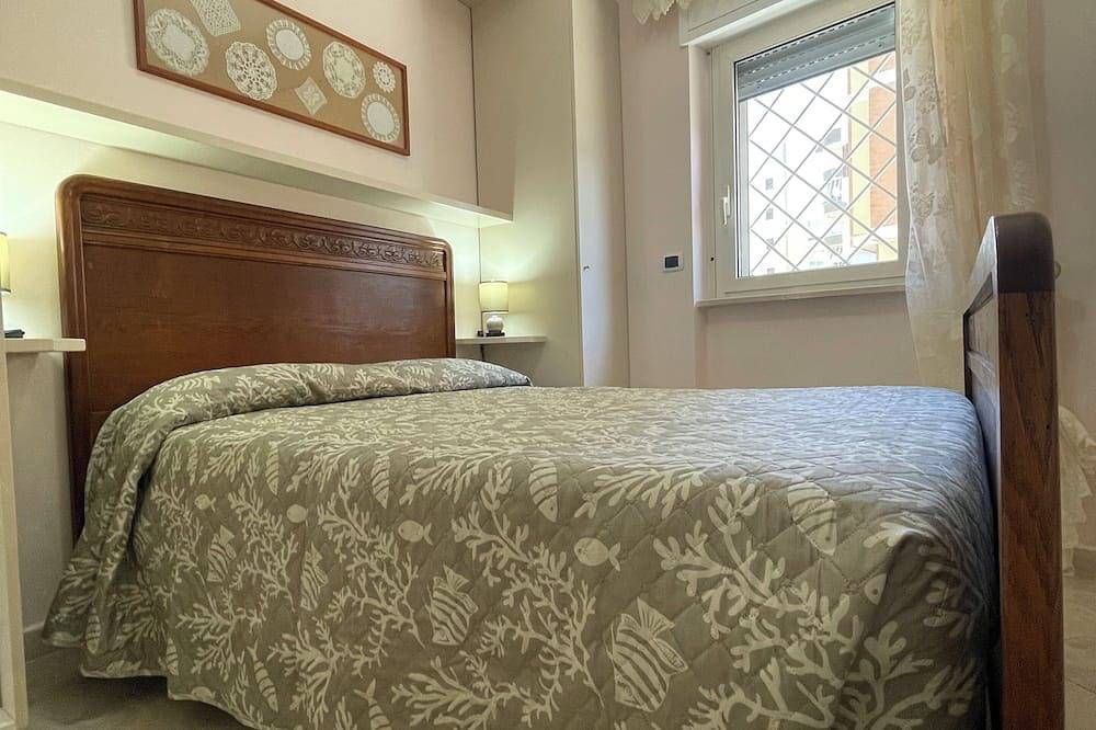 Apartamento entero, Cozy retreat 300mt from the Sea, Your corner of Relax and Comfort in Neptune! in Nettuno, Provincia de Roma