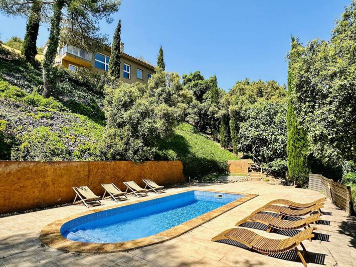 Apartamento para 8 personas, con jardín y piscina en Sant Feliu de Guíxols