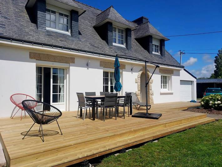 Gîte pour 8 personnes, avec Terrasse ainsi que Jardin et Vue à Plouhinec (Morbihan)