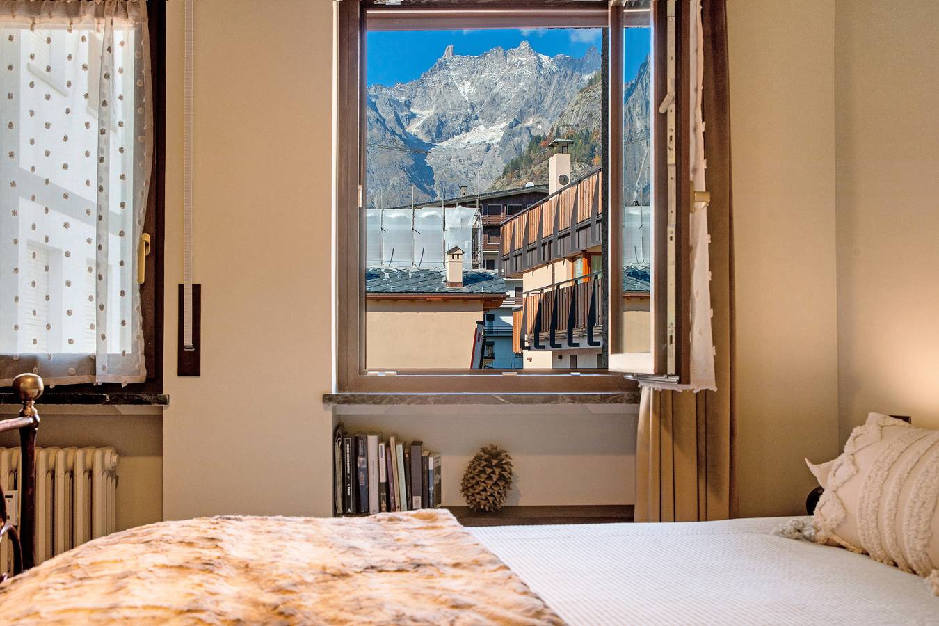 Entire apartment, Nid des Alpes - Elegance in the Heart of Courmayeur in Courmayeur, Wallisian Alps