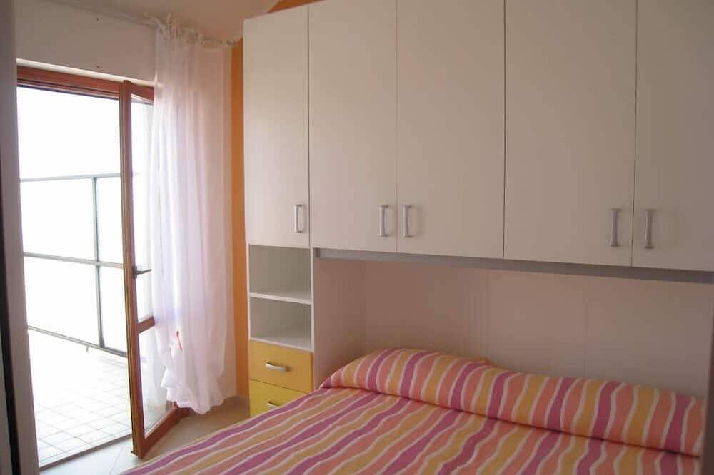 Ganze Wohnung, Penthouse im Zentrum des Dorfes und 400 Meter vom Meer entfernt in Martinsicuro, Teramo Provinz