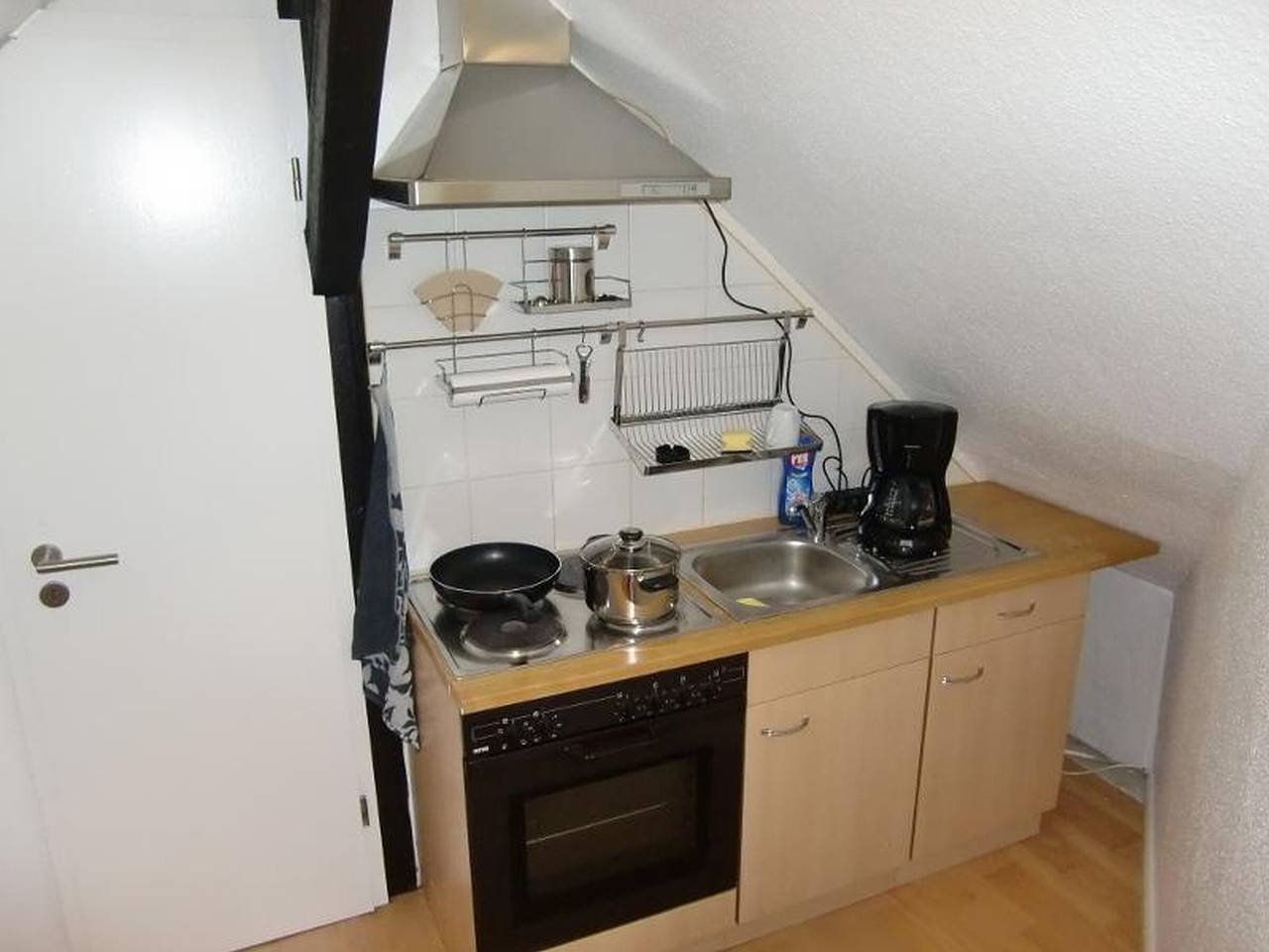 Entire apartment, Apartment (2nd Floor) for up to 2 Guests in Laatzen, Hanover Region