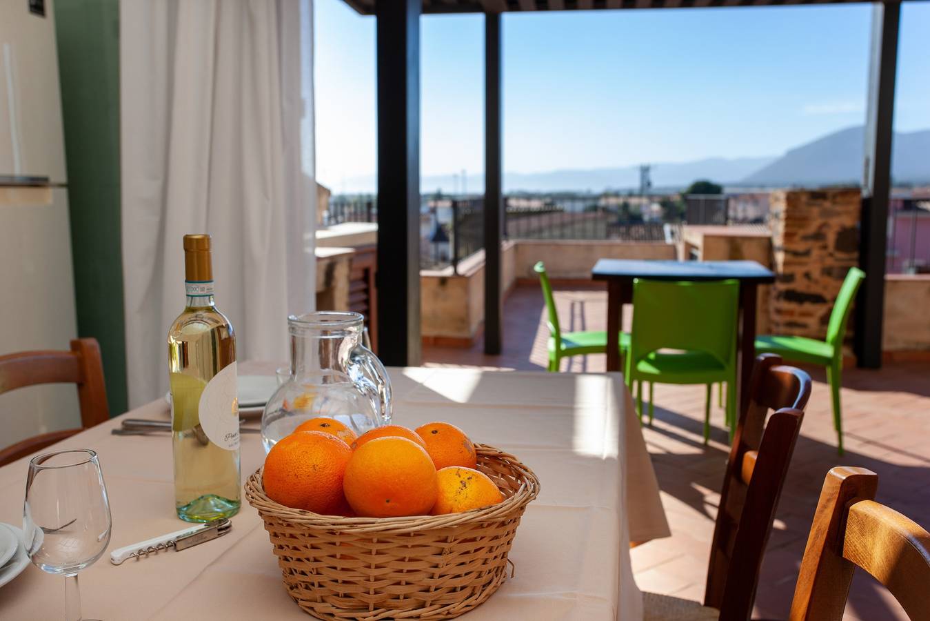 Ganze Wohnung, Ferienwohnung "Hora Vona" mit Meerblick, Terrasse, Wlan und privatem Parkplatz in Orosei, Golf von Orosei