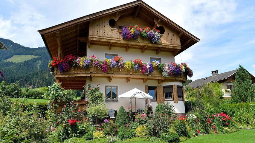 Ferienwohnung für 6 Personen, mit Terrasse und Garten, kinderfreundlich in Kaisergebirge
