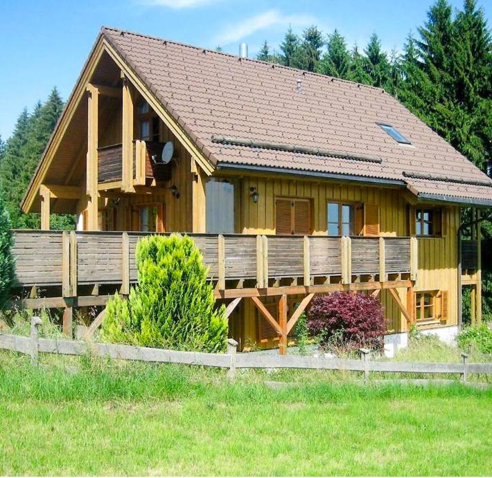 Ferienwohnung für 8 Personen, mit Balkon und Terrasse sowie Garten