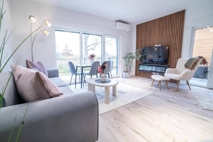 Ferienwohnung für 3 Personen, mit Terrasse und Whirlpool sowie Sauna und Ausblick in Seegebiet Mansfelder Land