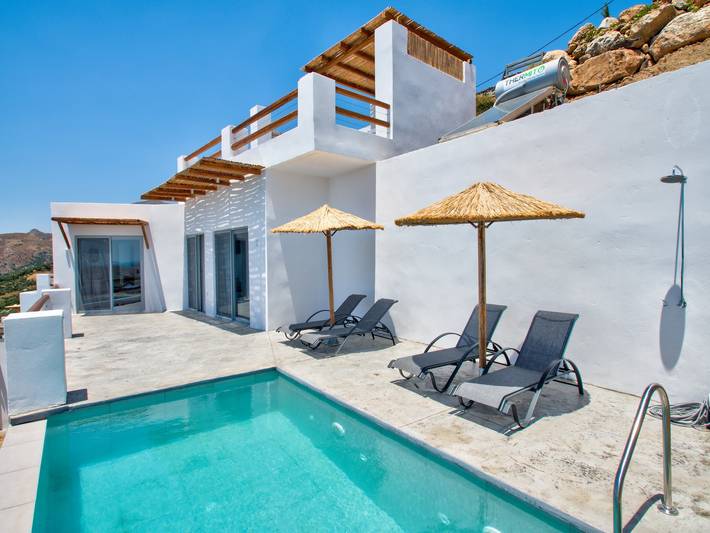 Ferienhaus für 4 Personen, mit Balkon und Terrasse sowie Garten und Pool
