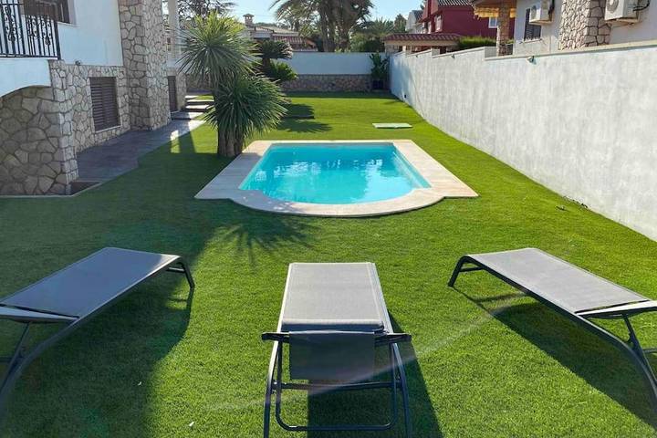Apartamento de vacaciones para 5 personas, con piscina y jardín - 1