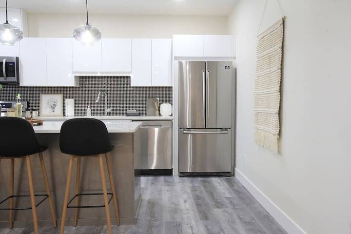Cabin rentals and lodges for 6 people, with balcony in Alberta
