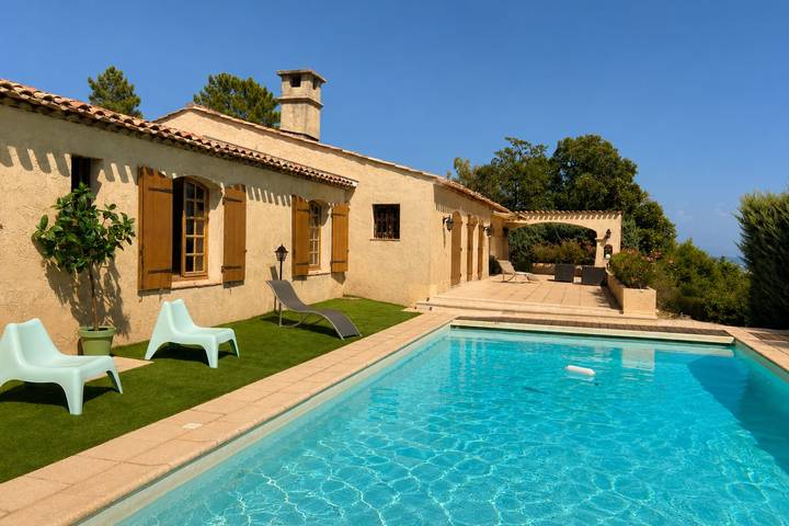 Location de vacances pour 8 personnes, avec piscine et jardin à Les Adrets-de-l'Estérel - 3