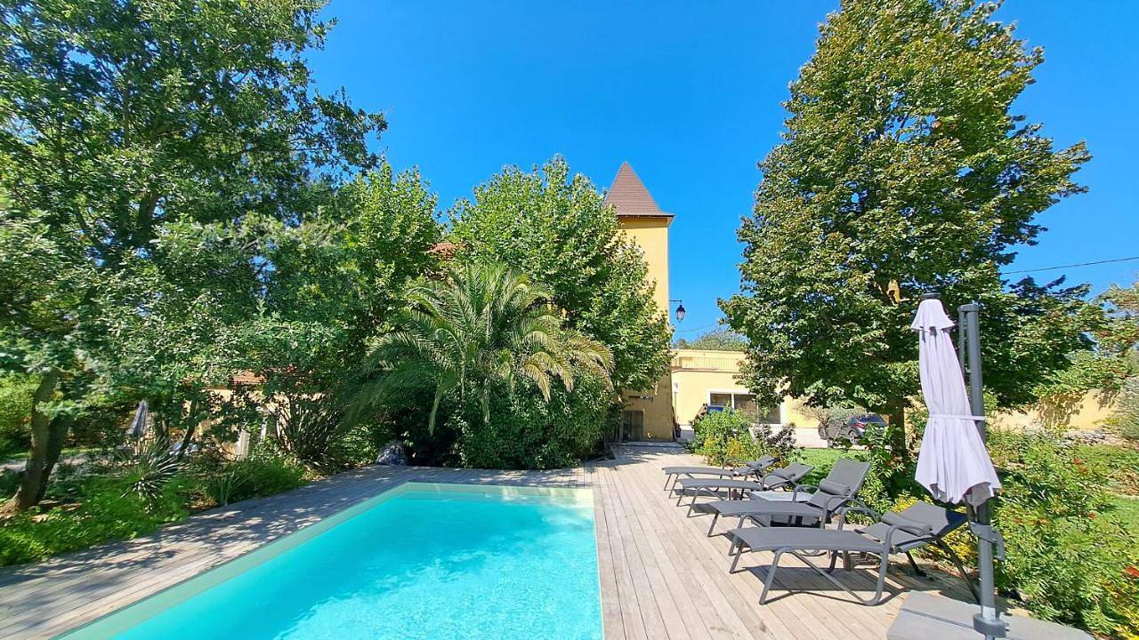 Small Double Room in Aubagne, Côte méditerranéenne (France)