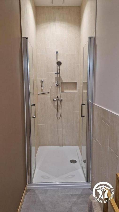 Double Room with Private Bathroom in Salvagnac, Région d'Albi