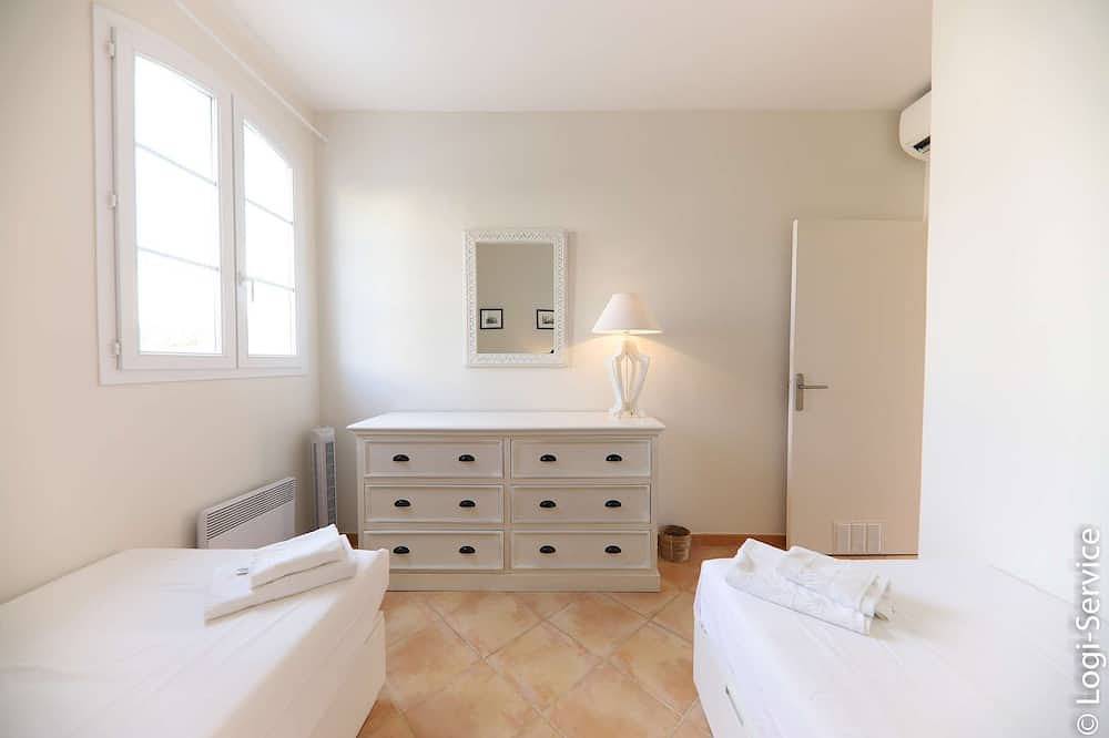 Appartement entier, Appartement 4 pièce sur plage, climatisation + Wifi in Port Grimaud, Grimaud
