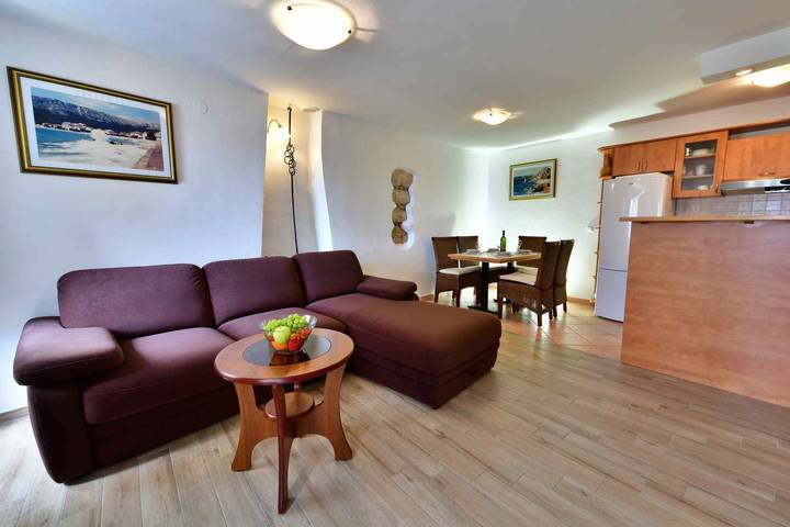 Maison de vacances près de la mer in Baška, Krk