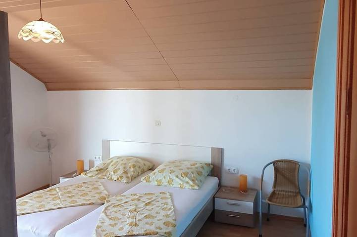 Ganze Wohnung, Nette, ruhige, und preiswerter Familienapartment mit Nähe zu Sandstrand in Privlaka, Zadar