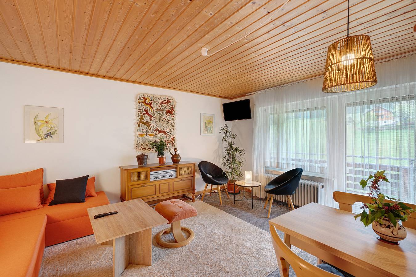 Entire studio, Holiday Apartment '3' with Private Terrace and Shared Garden in Schönwald, Southern Black Forest