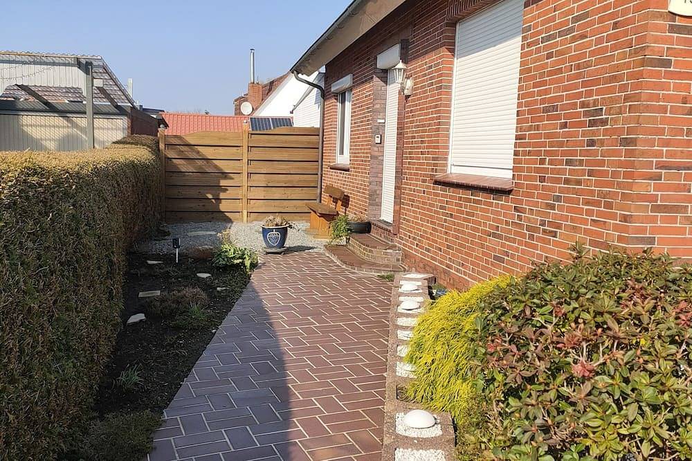 Ganze Wohnung, Schöne Obergeschoss-Ferienwohnung in Loppersum (Hinte), Hinte