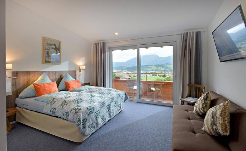 Hotel für 3 Personen, mit Balkon und Terrasse sowie Ausblick in Wörgl