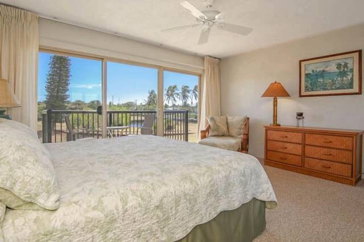 Beach rental for 2 people, with terrace and pool as well as yard in Kauai